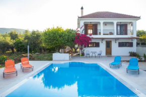 Villa Lola - 3 Bedrooms & Private Pool